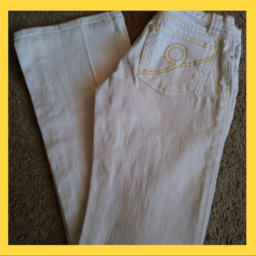 9 Planet Jeans